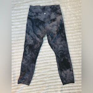 LULULEMON Align High-Rise | Size 6 Crop 23"
Diamond Dye Pitch Grey Graphite Grey